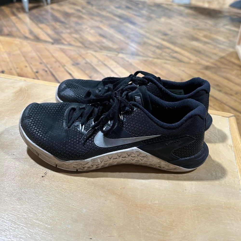Nike Metcon Women’s Size 8 CrossFit Shoes